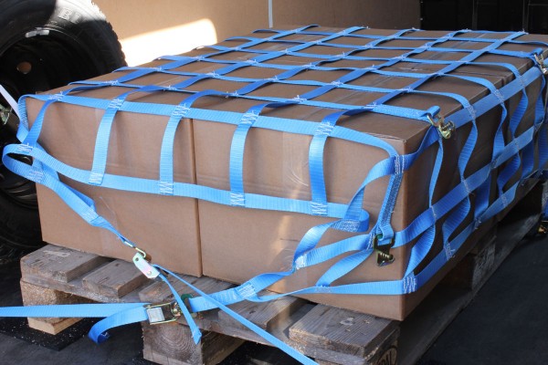Cargo securing net for panel vans